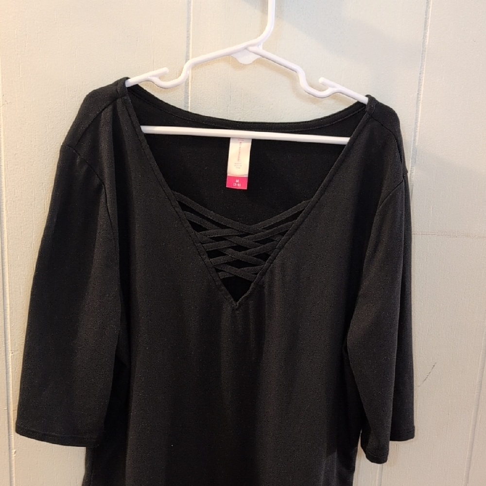 No Boundaries Black Crisscross Top - Picture 11 of 11
